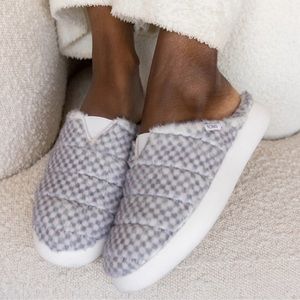 Toms